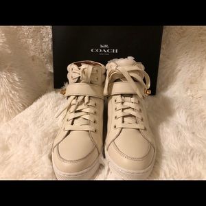 Women’s Coach Pembroke Sport Nappa Tennis (Q8023)